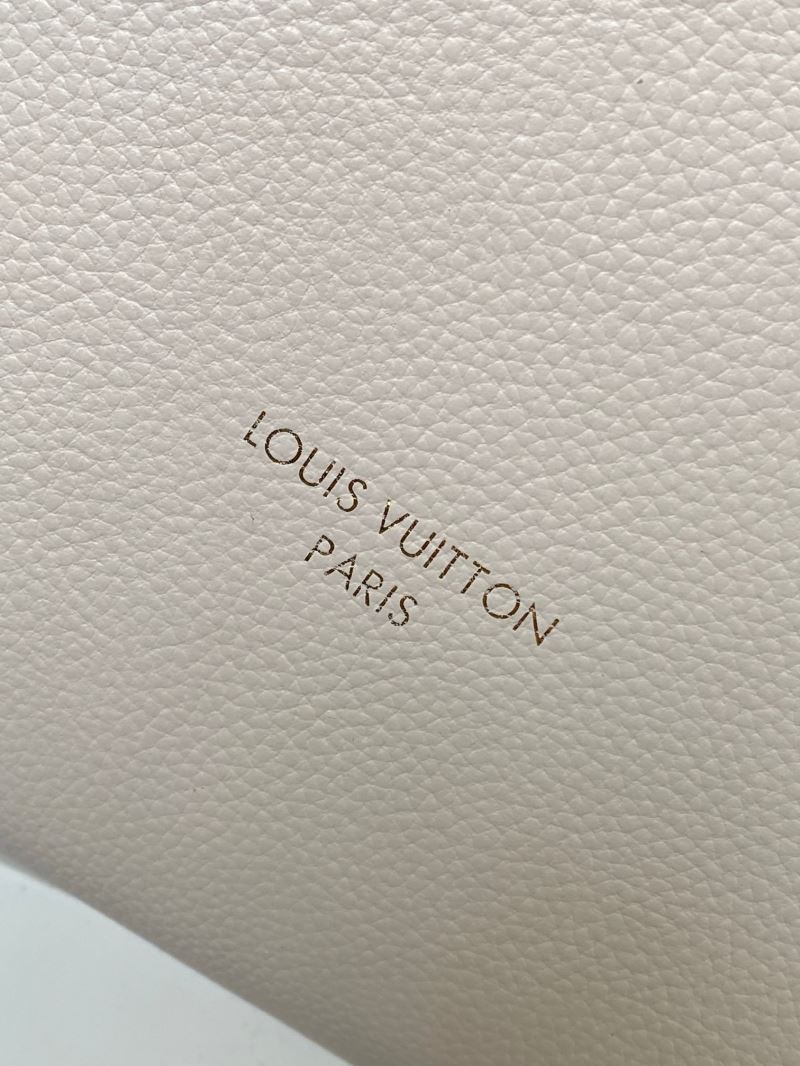 Louis Vuitton Hobo Bags